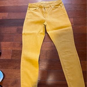 Michael Kors skinny Gold jeans. Size 8 good condition.  I dry clean all clothes.